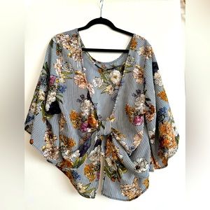 Open Back Floral Bell Sleeved Top - PLUS SIZE 3X